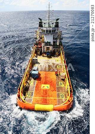 Supply boat transfer cargo to oil and gas industry 21270083