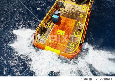 Supply boat transfer cargo to oil and gas industry 21270084