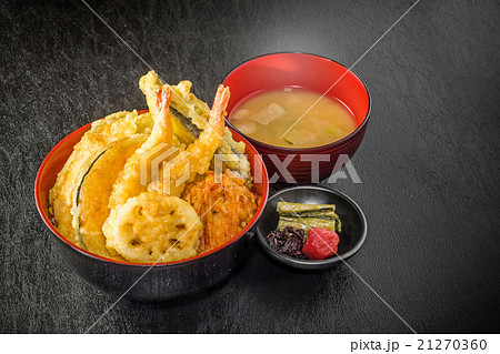 よくある天丼定食 Japanese foods of tempura and the rice よくある天丼定食 Japanese foods of tempura and the rice 21270360