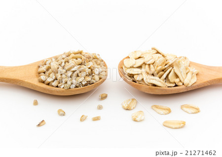 ロールドオーツとスチールカットオーツ:rolled & steel-cut oats ロールドオーツとスチールカットオーツ:rolled & steel-cut oats 21271462