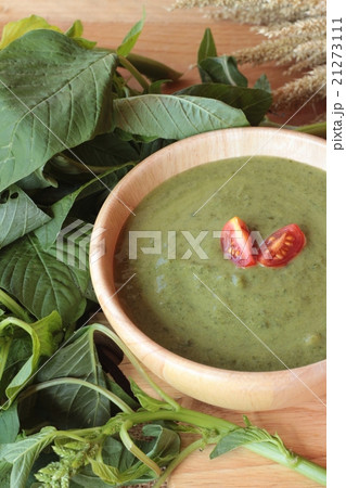 Spinach soup and healthy food of delicious. Spinach soup and healthy food of delicious. 21273111