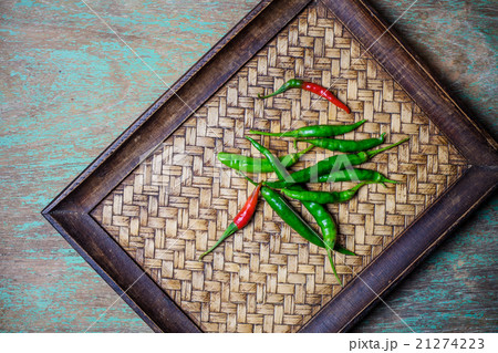 fresh red and green chilli fresh red and green chilli 21274223