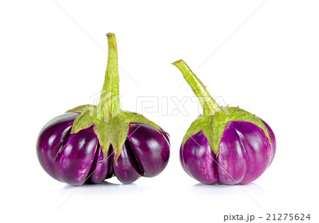 eggplant isolated on a white background eggplant isolated on a white background 21275624