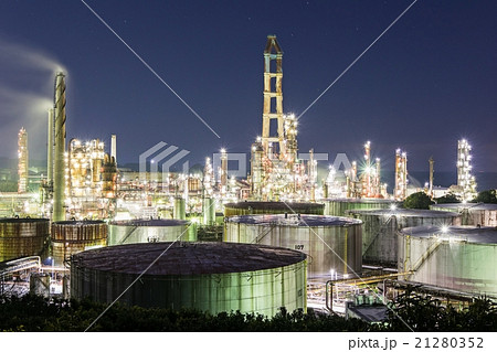 和歌山県有田市初島 東燃ゼネラル石油和歌山工場 夜景の写真素材