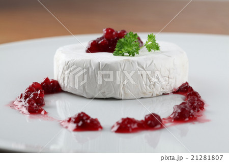 Camembert with cranberry jam Camembert with cranberry jam 21281807