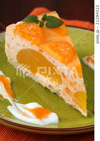 Peach mousse with tangerines Peach mousse with tangerines 21284522