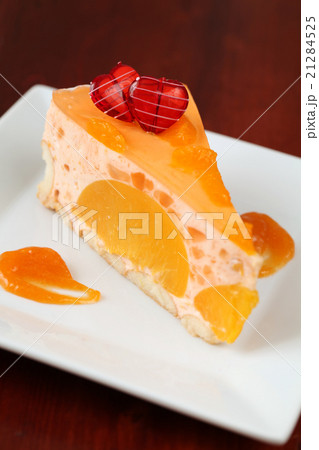 Peach mousse with tangerines and hearts Peach mousse with tangerines and hearts 21284525
