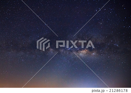 Milky way night scene,Long exposure photograph 21286178