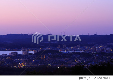 松江市の夕景　宍道湖周辺の街並み 21287681