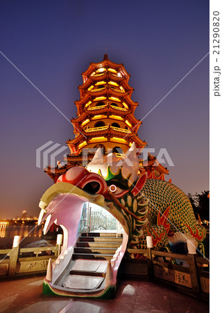 Tiger and Dragon Pagodas Tiger and Dragon Pagodas 21290820