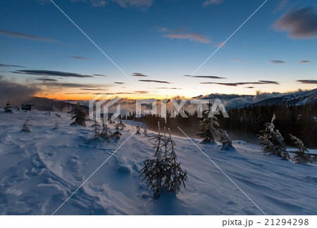 Sunrise winter mountain landscape (Carpathian). 21294298