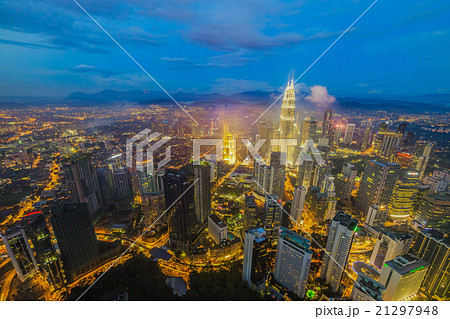 Dramatic scenery of the Kuala Lumpur sunset 21297948