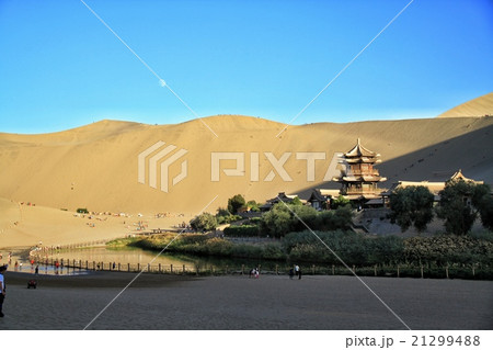 敦煌月牙泉 敦煌月牙泉 21299488