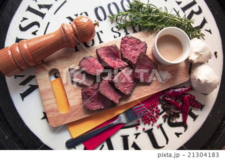 牛肉の低温グリル 21304183