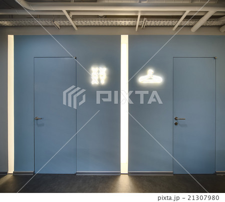 Wall with doors 21307980
