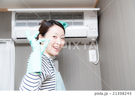 エアコン 女性 掃除 エアコン 女性 掃除 21308243