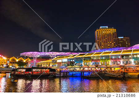 ライトアップされたシンガポールのクラーク・キー ライトアップされたシンガポールのクラーク・キー 21310686