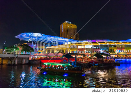 ライトアップされたシンガポールのクラーク・キー ライトアップされたシンガポールのクラーク・キー 21310689