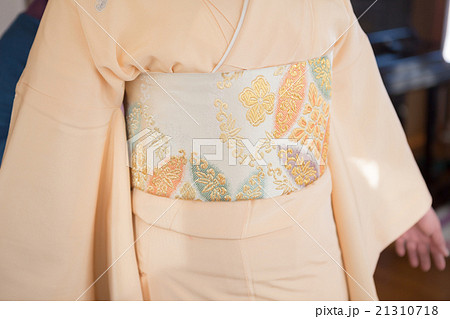 How to dress in kimono 21310718