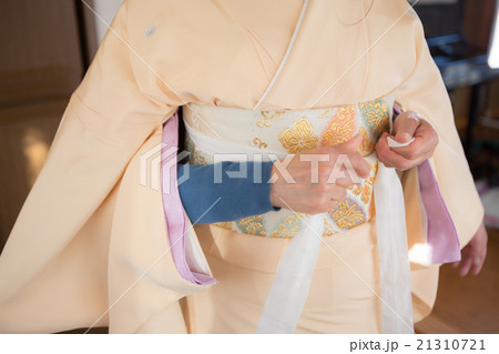 How to dress in kimono 21310721