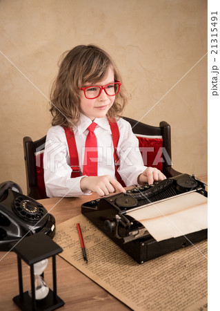 Young businessman 21315491