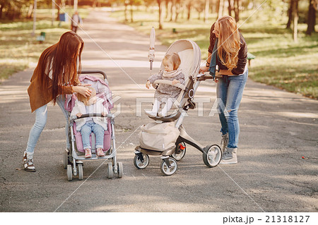 Family walk in the park Family walk in the park 21318127