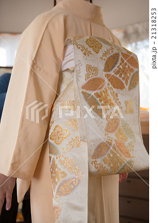 How to dress in kimono 21318253