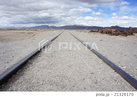 線路2 列車の墓場 ボリビア ウユニ 線路2 列車の墓場 ボリビア ウユニ 21320170