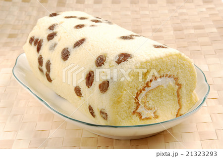 Swiss roll on the plate Swiss roll on the plate 21323293