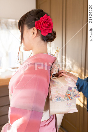 How to dress in kimono 21324220