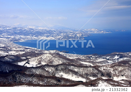 塩谷丸山から見る雪の山並みと日本海 塩谷丸山から見る雪の山並みと日本海 21332362