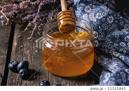 Honey, blueberries and lavender Honey, blueberries and lavender 21332845