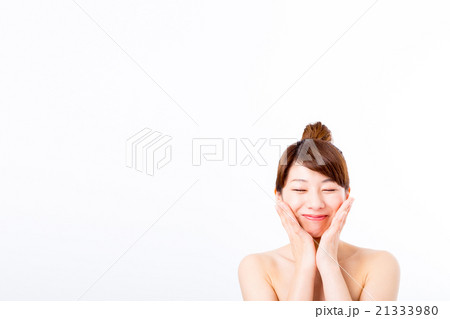 肌の張り ビューティーイメージ 若い女性 美肌 素肌 スキンケア 白バック 美容イメージ写真素材 肌の張り ビューティーイメージ 若い女性 美肌 素肌 スキンケア 白バック 美容イメージ写真素材 21333980