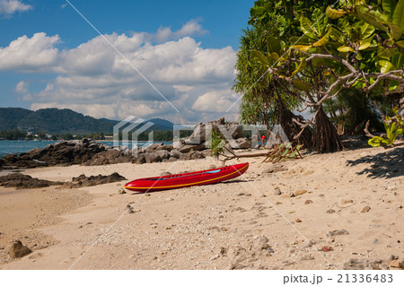 Fishing boat at beautiful sandy beach Fishing boat at beautiful sandy beach 21336483
