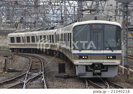 大阪環状線直通の大和路線221系 21340218