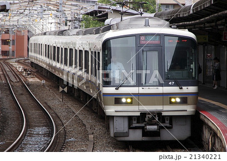 大阪環状線直通の大和路線221系の写真素材 [21340221] - PIXTA