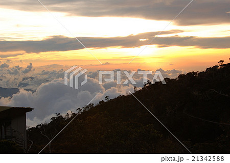 キナバル山の夕暮れ（サバ州／東マレーシア･ボルネオ島） 21342588