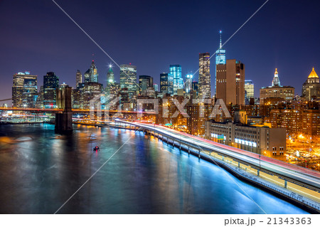 New York City night scene with Manhattan skyline  21343363