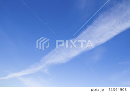 春の青空とひこうき雲 春の青空とひこうき雲 21344908