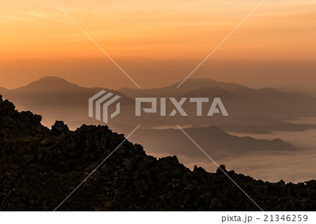 ニペソツ山とウペペサンケ山。トムラウシ山より。8月 21346259