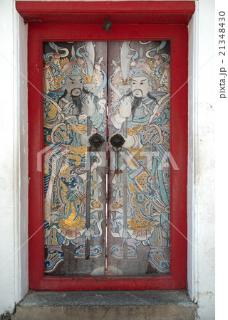 Chinese red wooden door with Iron door handle 21348430