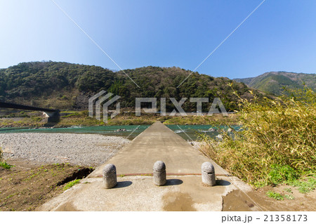 高知県四万十市　中半家沈下橋 21358173