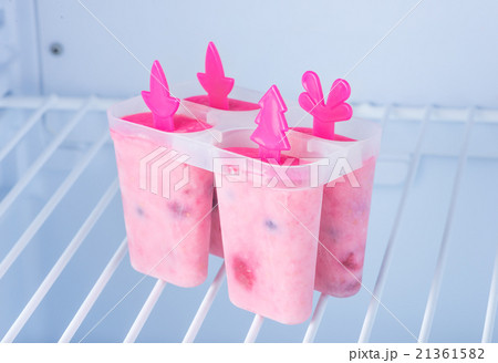 Homemade ice cream, frozen yogurt Homemade ice cream, frozen yogurt 21361582