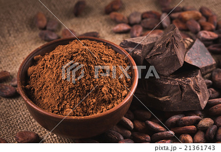 Raw cocoa beans,  powder, chocolate 21361743