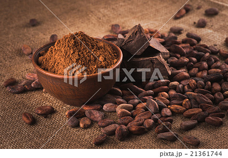 Raw cocoa beans,  powder, chocolate 21361744