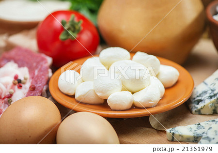 mozzarella mozzarella 21361979