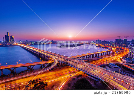 Mapo bridge and Seoul cityscape in Korea. Mapo bridge and Seoul cityscape in Korea. 21369996