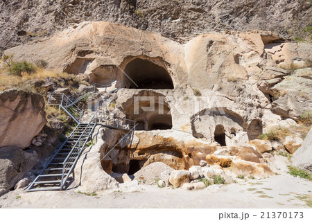 Vardzia cave monastery 21370173