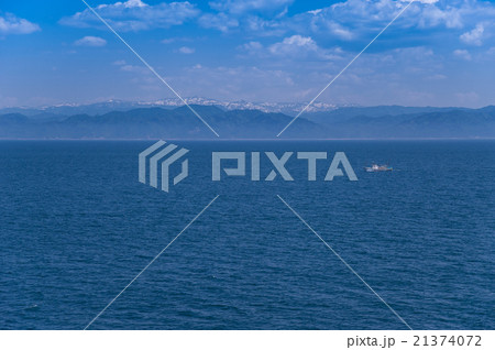 秋田港から見た奥羽山脈 21374072