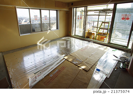 住宅　設備　床暖房　工事　電気式　リビンング　リフォーム　新築　施工例　希少データ 21375074